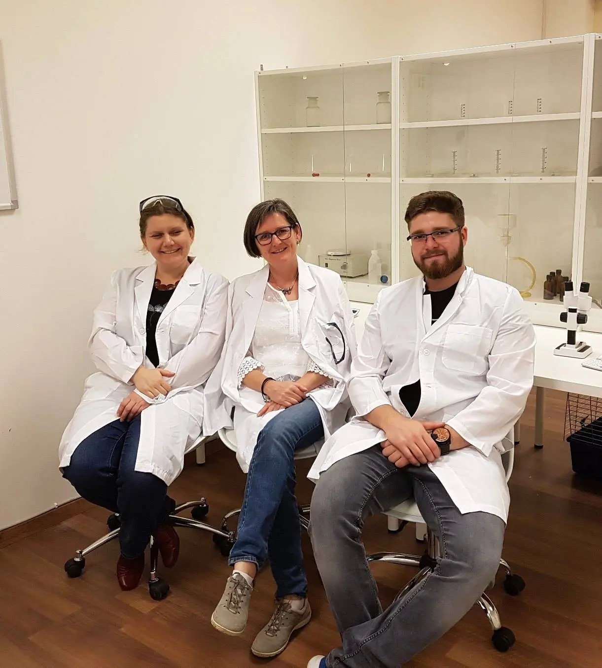 Team nach erfolgreichem Escape Room Abenteuer bei EscapeMe Linz
