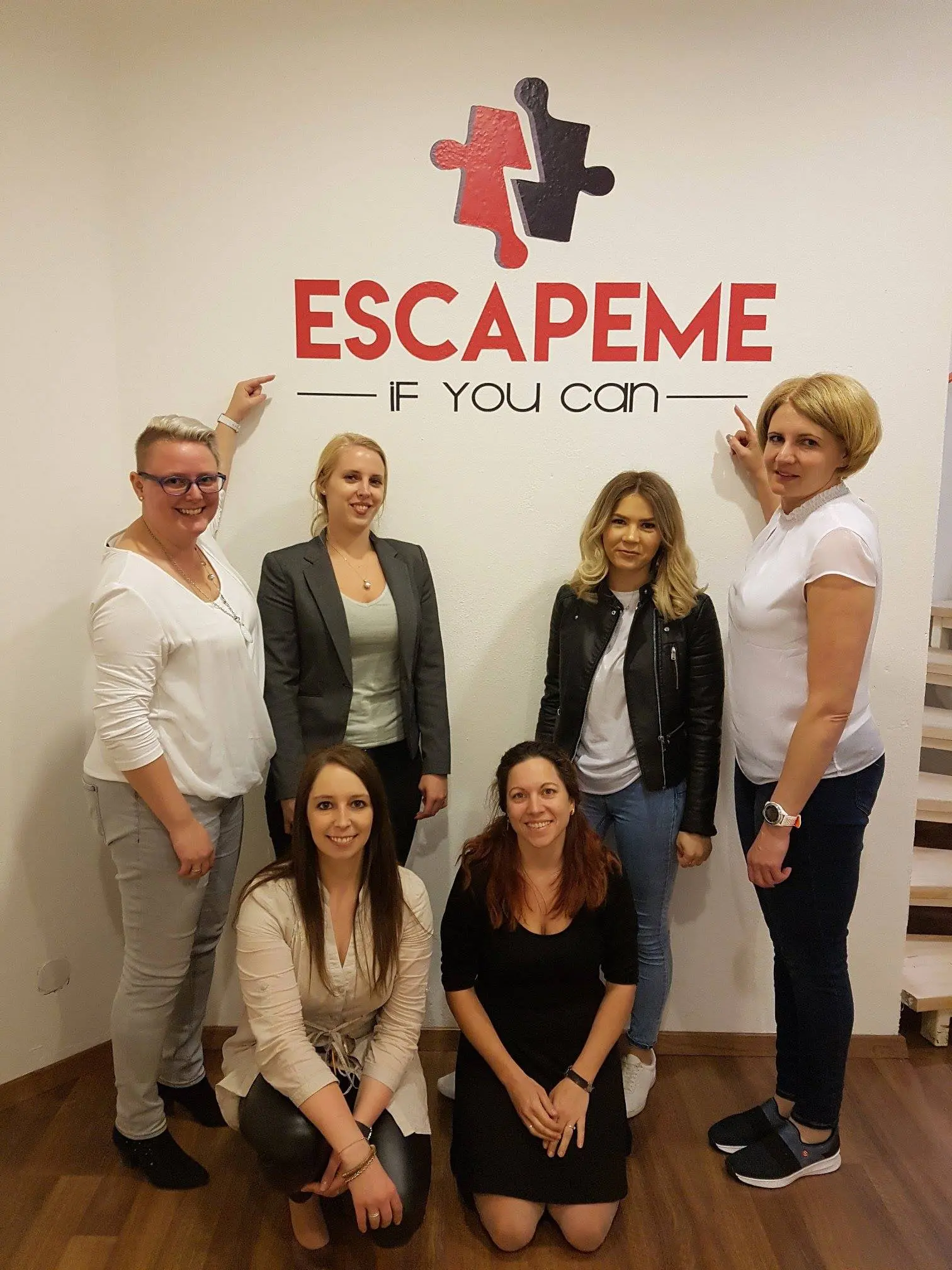 Escape Room Gruppenfofo nach dem Spiel bei EscapeMe