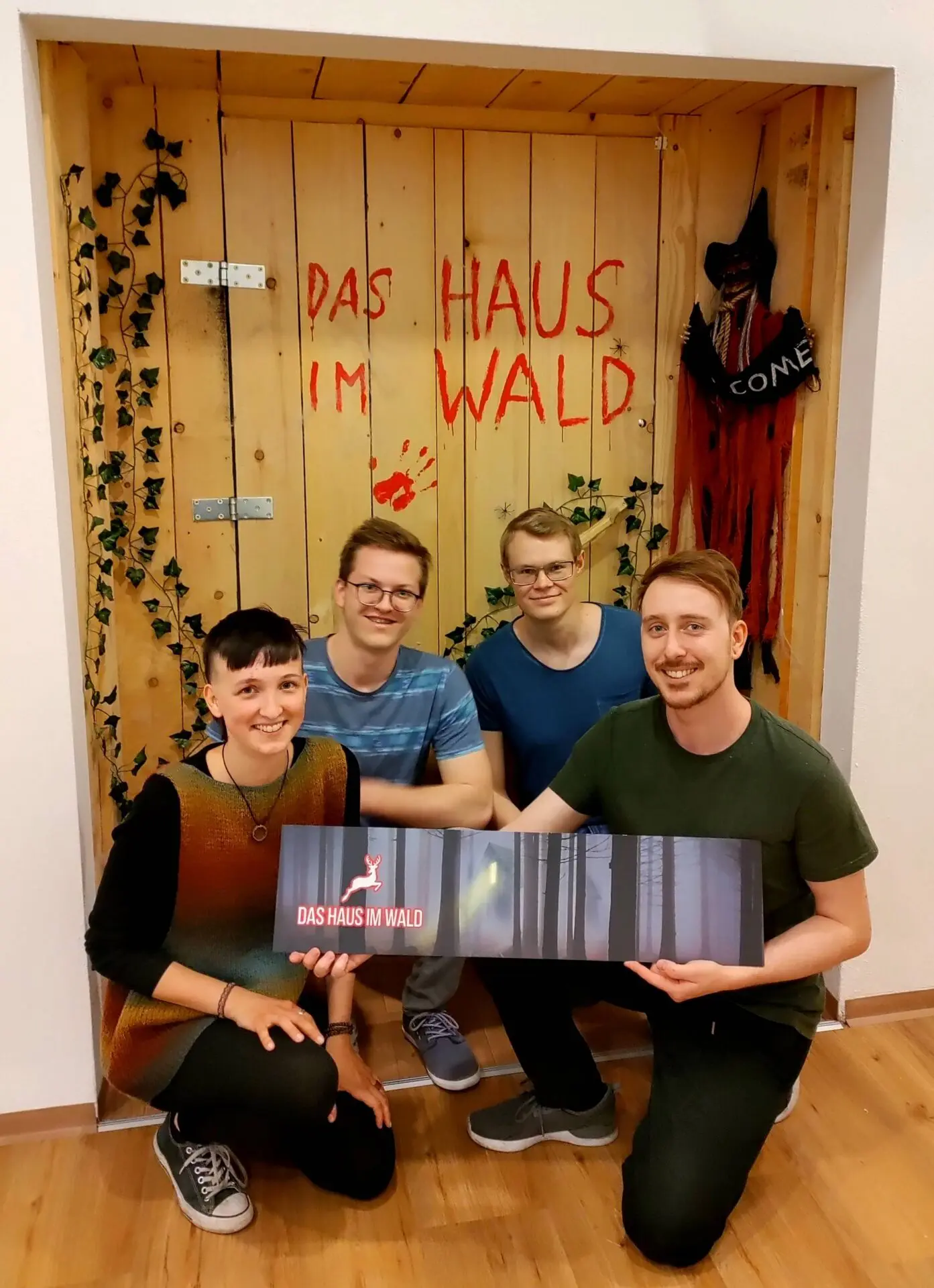 Freunde feiern ihren Escape Room Erfolg in Linz